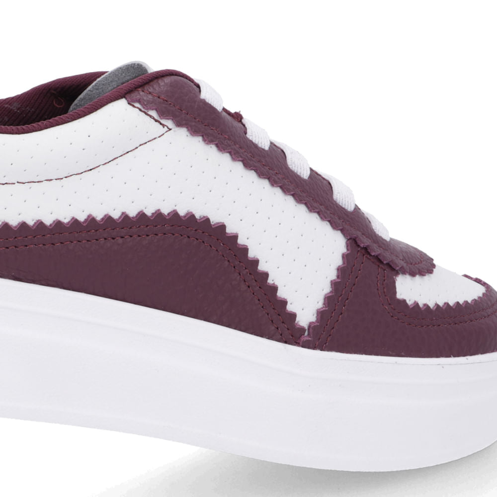 Baskets à talons compensés en cuir violet