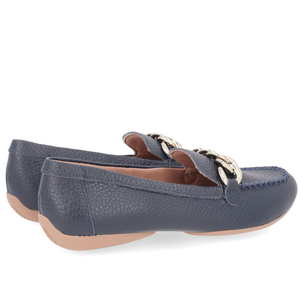 Mocassin en cuir bleu avec ornement en chaîne
