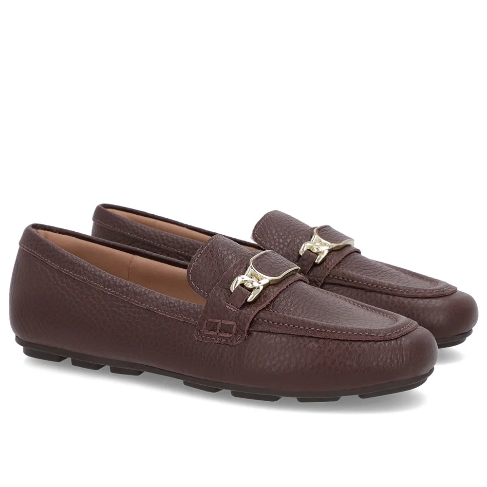 Mocassin marron texturé en cuir à bride