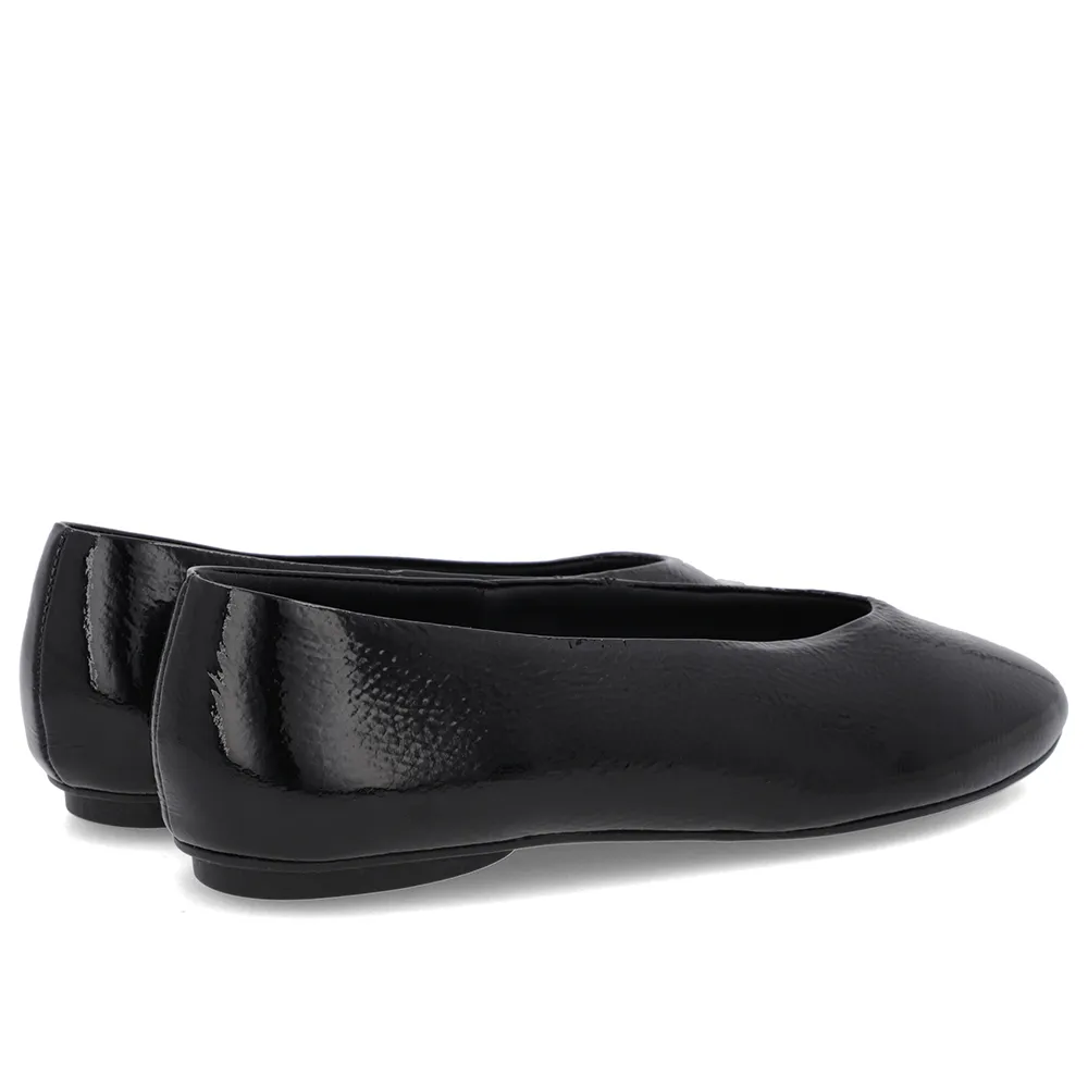 Ballerines rondes découpées en cuir verni noir