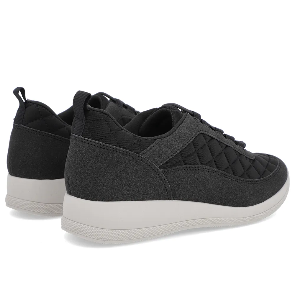 Baskets en tissu noir avec lacets matelassés