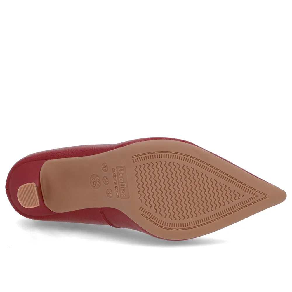 Escarpins à bout pointu en cuir rouge avec détails découpés