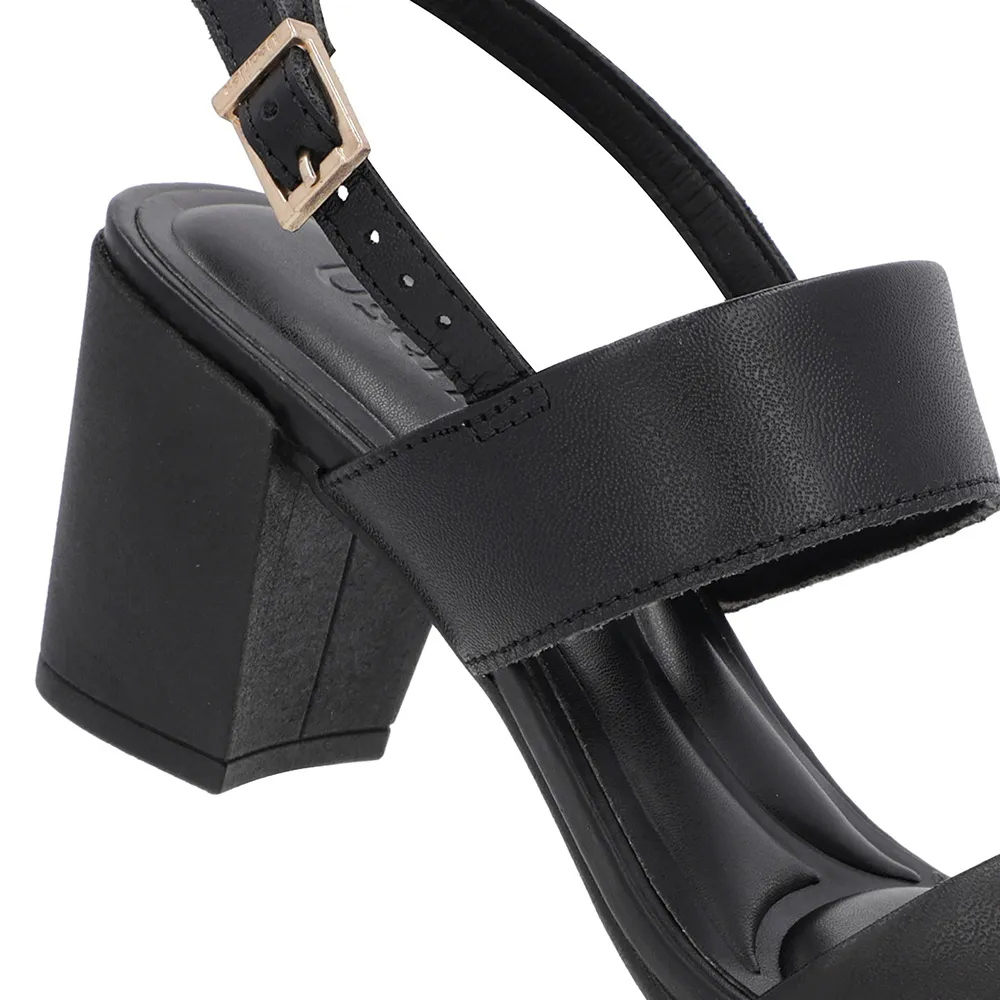 Sandale en cuir noir à brides et talons carrés