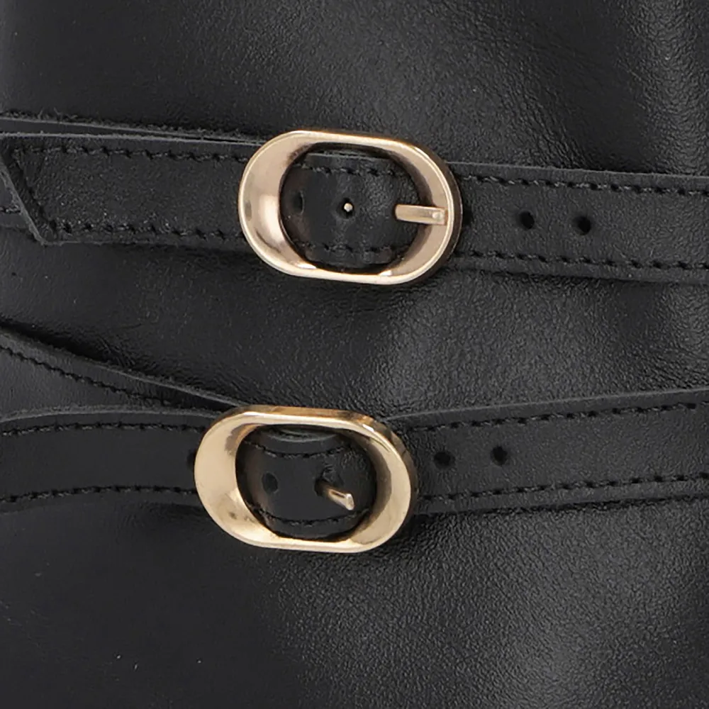 Bottines à bout pointu en cuir noir à talon chaton et brides