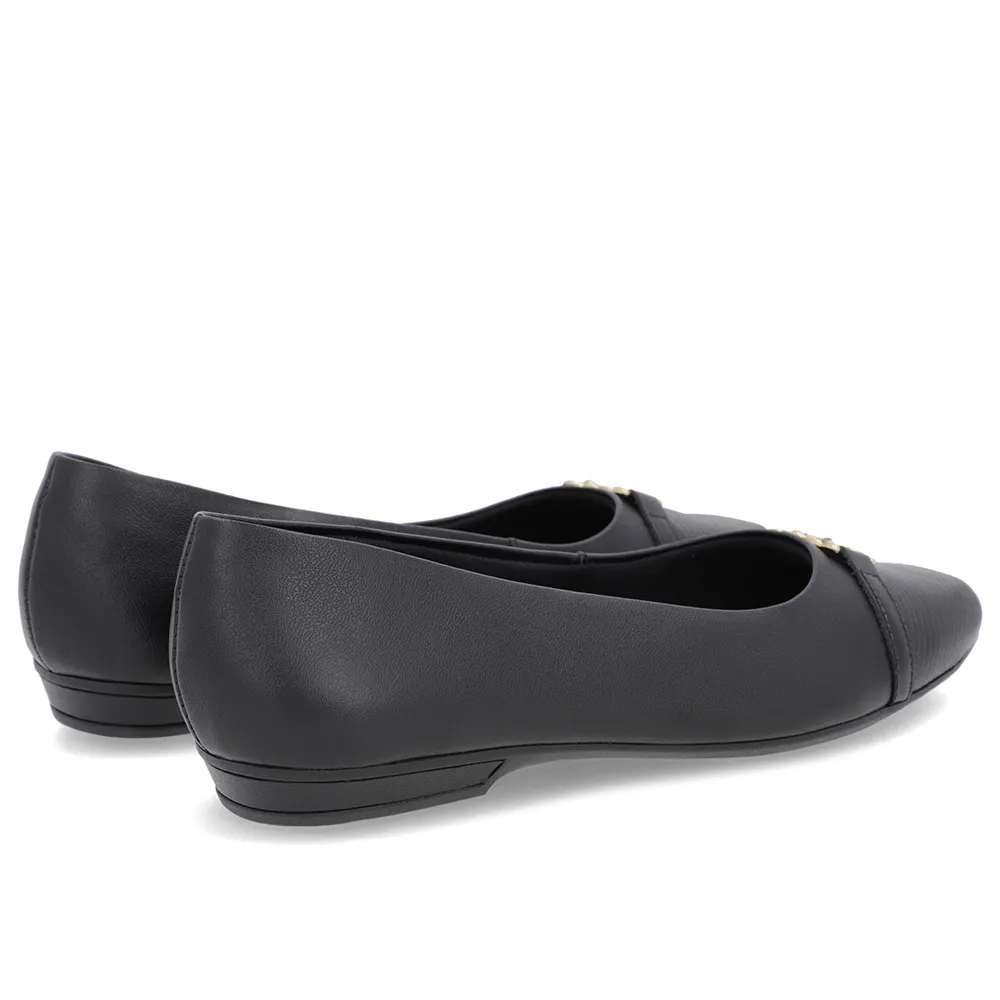 Baskets en cuir noir avec bout noir