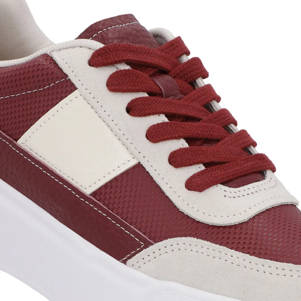 Baskets en cuir rouge à semelle haute et détails blanc ivoire