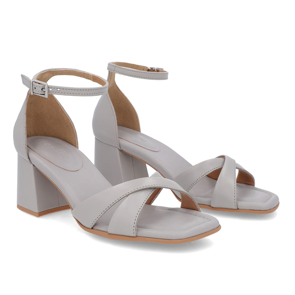 Sandale à talon carré en cuir gris avec bride à la cheville