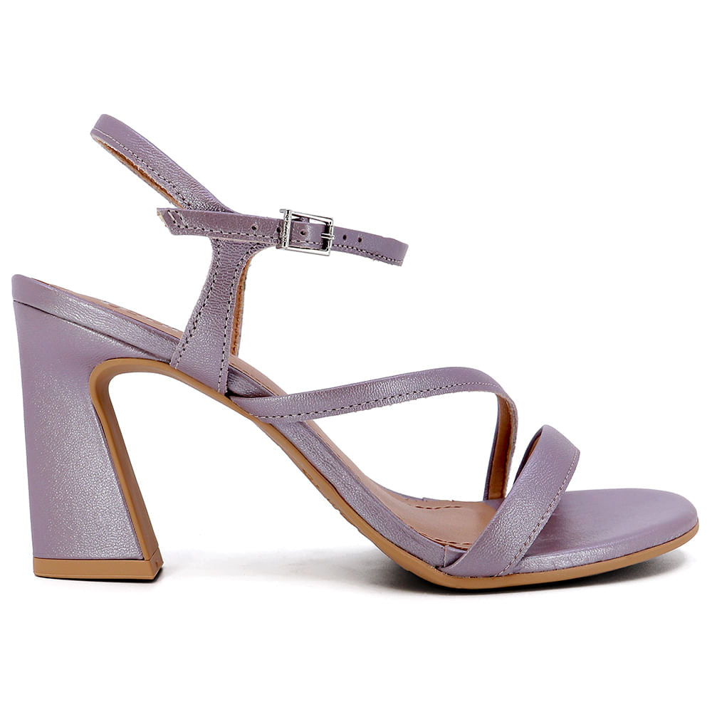 Sandale à talons hauts en cuir violet nacré