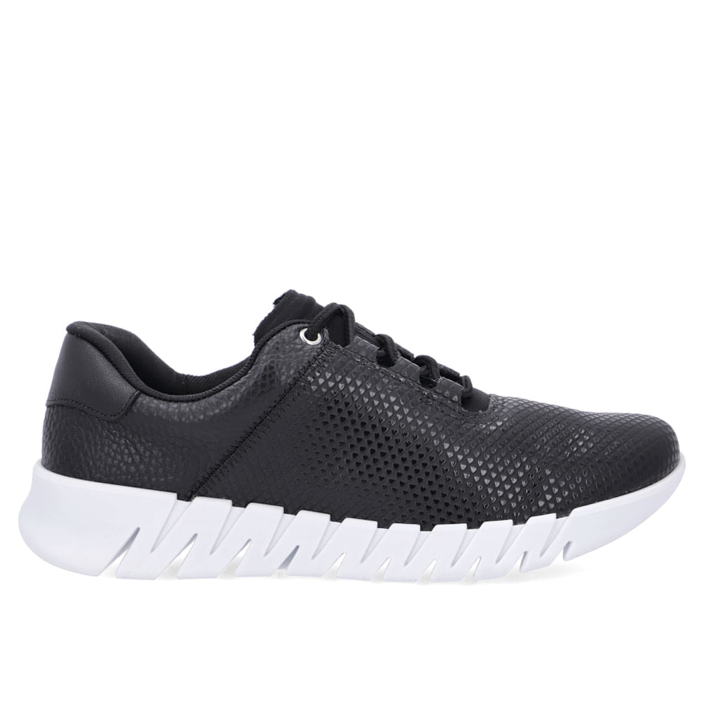 Baskets décontractées en cuir noir avec détails texturés