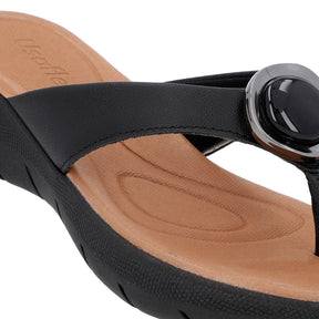 Tongs à plateforme en cuir noir avec détails ornés
