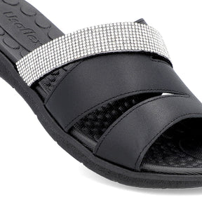 Claquettes noires avec lanières en cuir strass