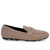 Mocassins en cuir marron clair avec surpiqûres
