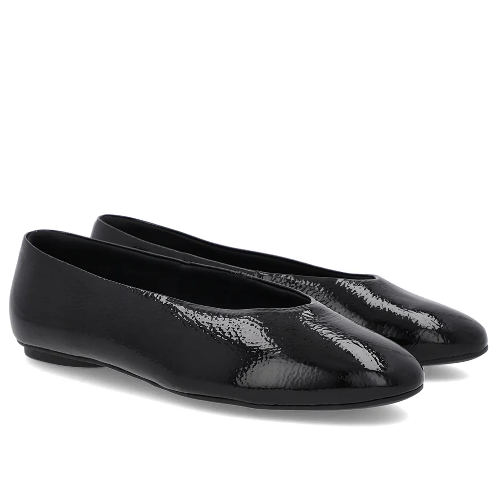 Ballerines rondes découpées en cuir verni noir
