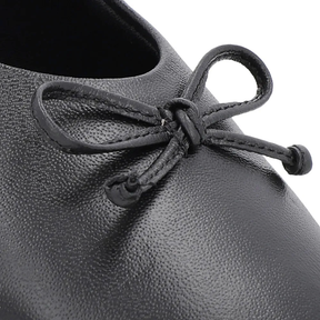 Ballerines en cuir noir avec bride élastique à rivets