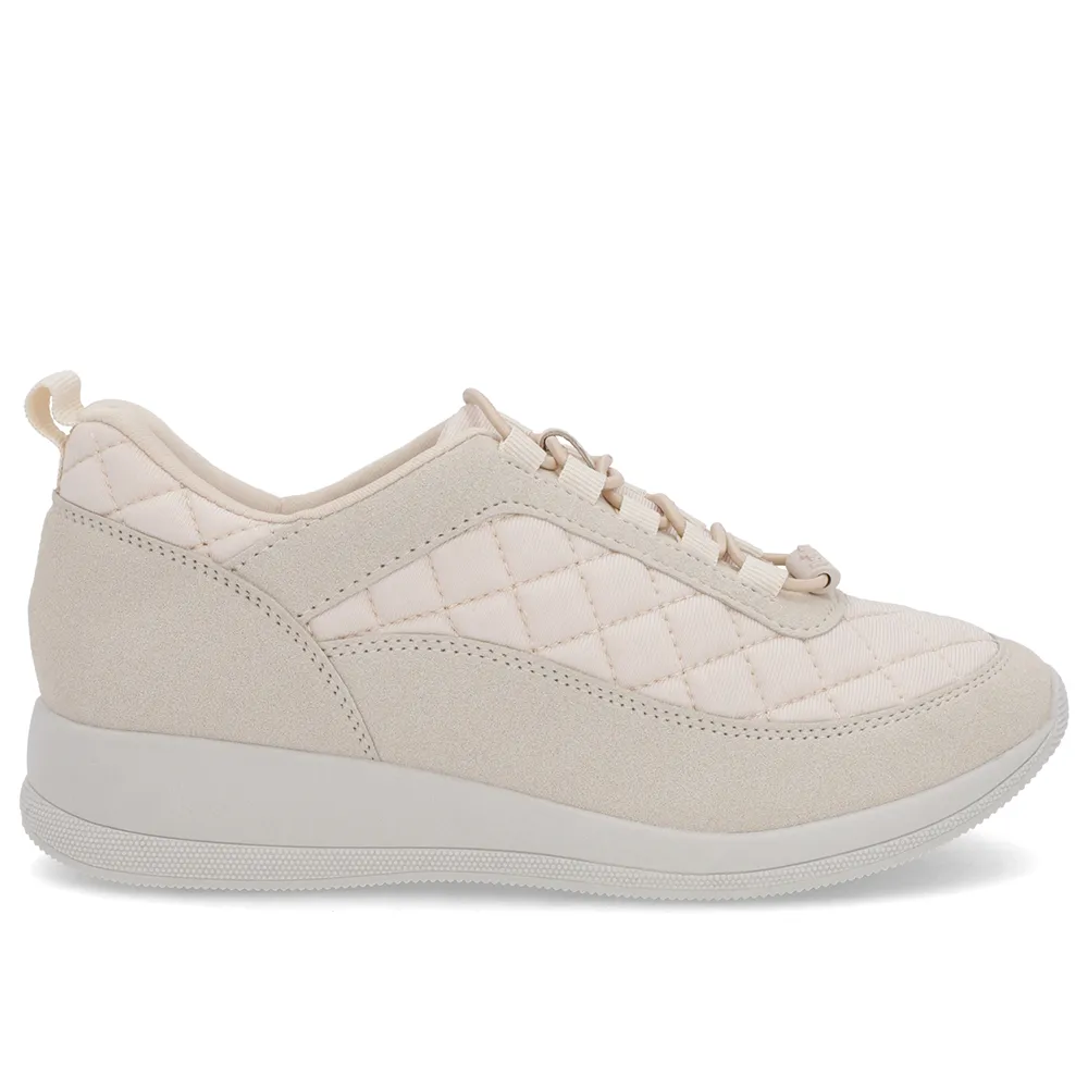 Baskets en tissu beige à lacets matelassés