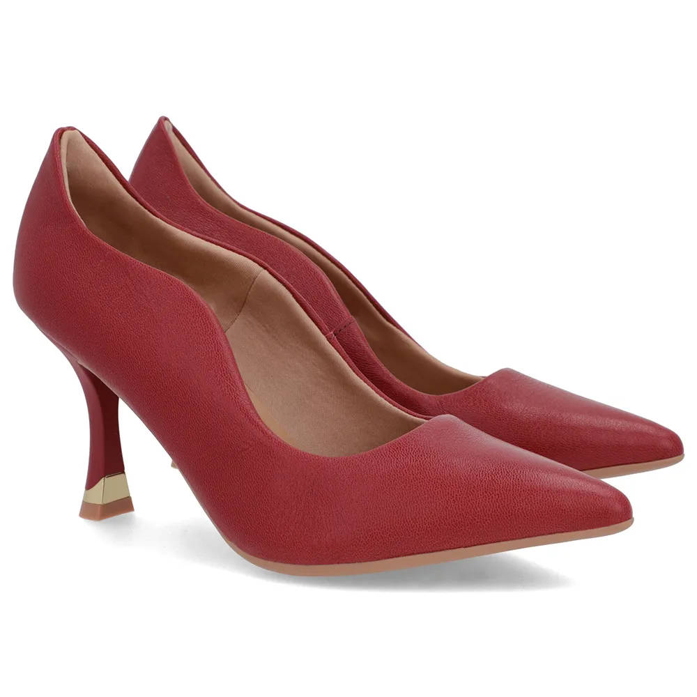 Escarpins à bout pointu en cuir rouge avec détails découpés