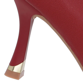 Escarpins à bout pointu en cuir rouge avec détails découpés
