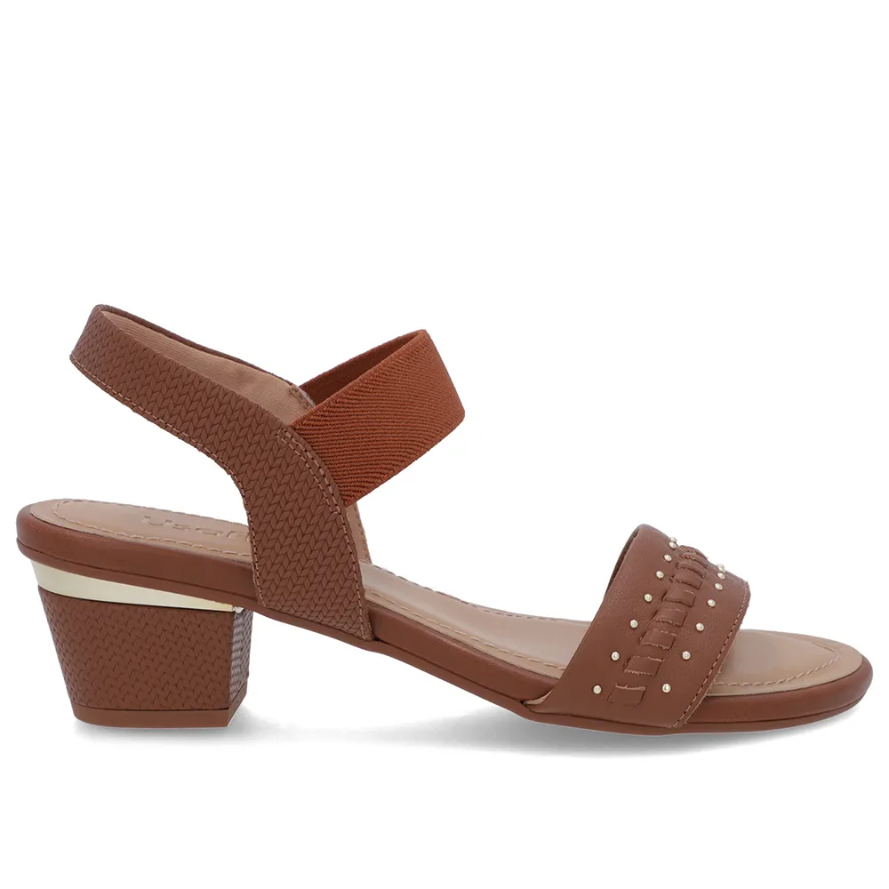 Sandale en cuir marron avec talon bloc et détail de talon