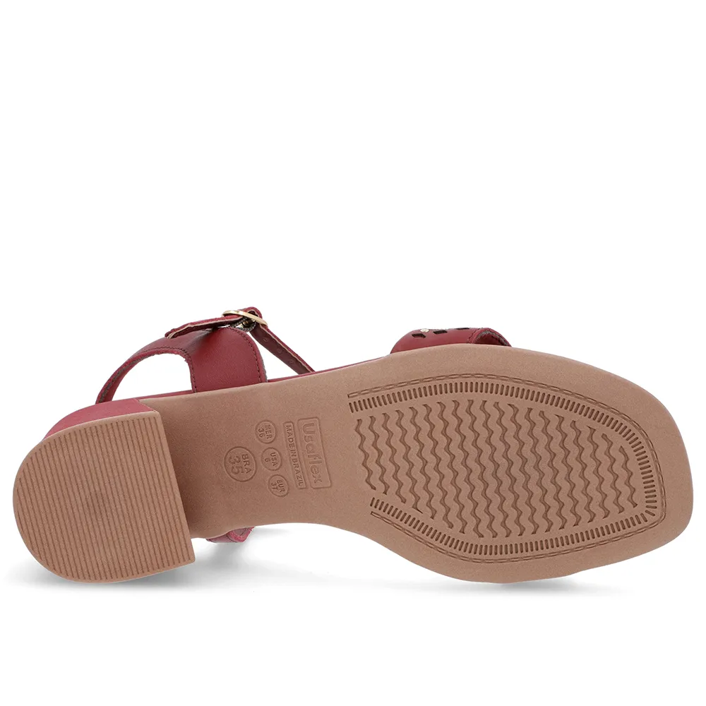 Sandale en cuir rouge avec détail de rivet laser