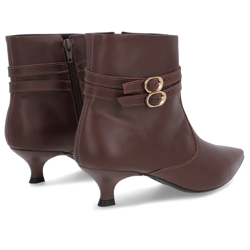 Bottines à bout pointu en cuir marron à talon chaton et brides