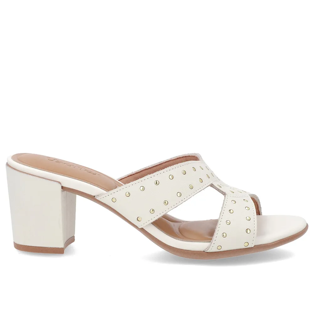Sabot bloc en cuir blanc ivoire avec rivets