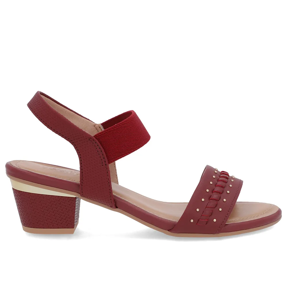Sandale en cuir rouge avec talon bloc et détail de talon