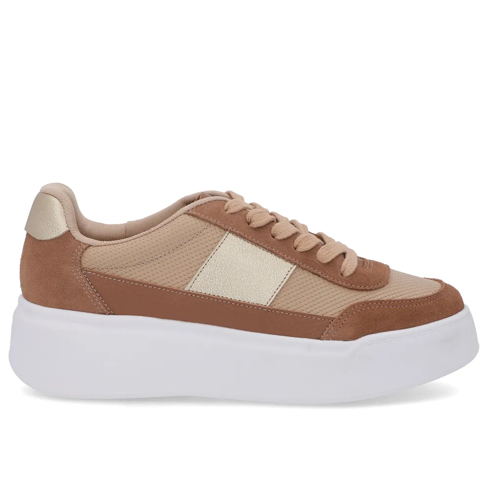 Baskets en cuir beige à semelle haute et détails marron