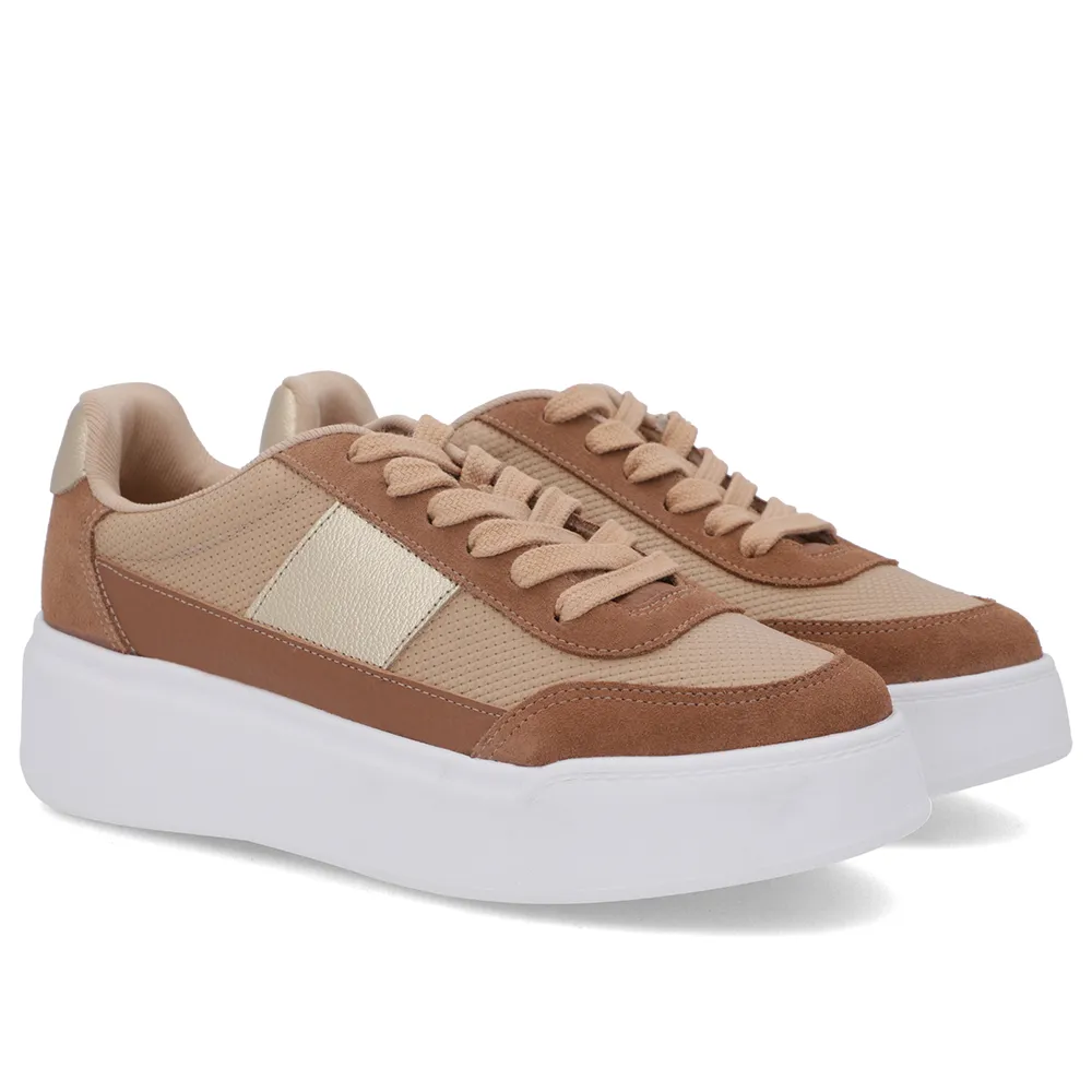 Baskets en cuir beige à semelle haute et détails marron