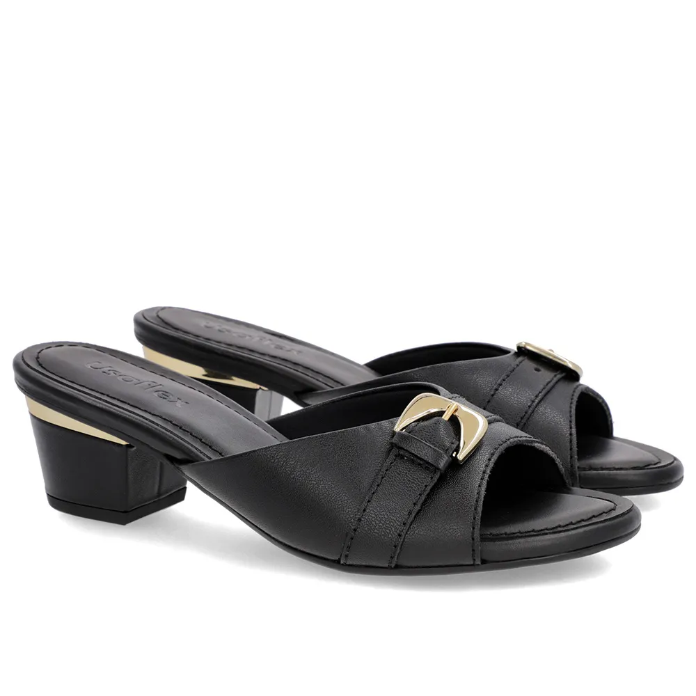 Sabots ornés de cuir noir