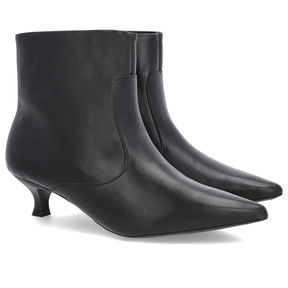 Bottes à bout pointu et talon chaton en cuir noir