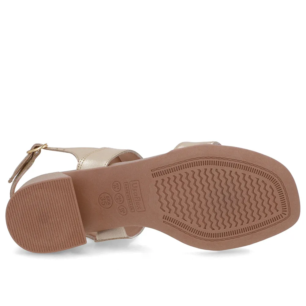 Sandale en cuir doré avec talon bloc et bride