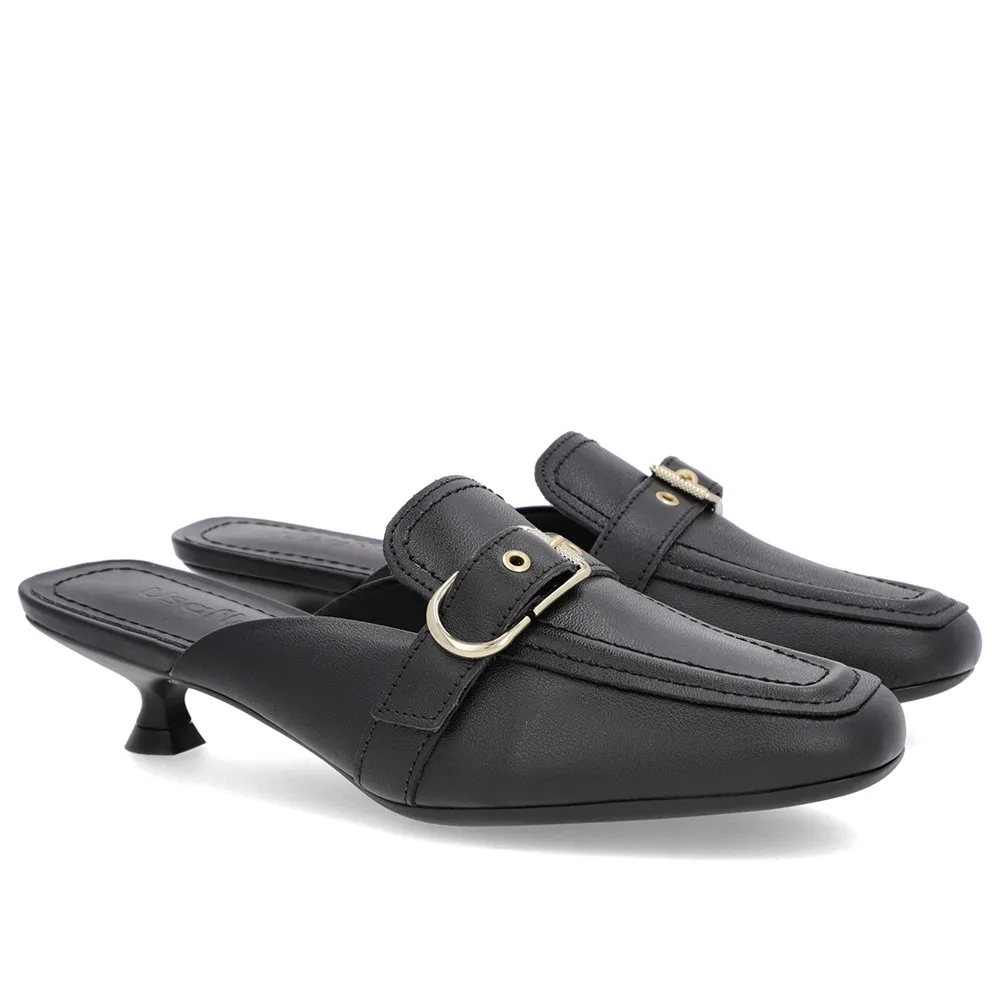 Mule Preta Couro Salto Kitten Fivela