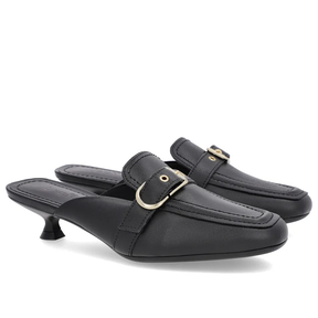 Mule Preta Couro Salto Kitten Fivela