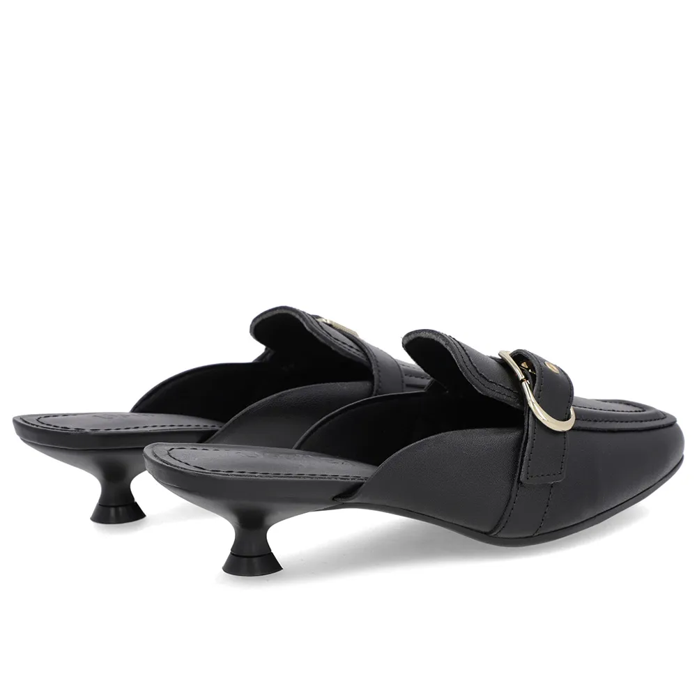 Mule Preta Couro Salto Kitten Fivela