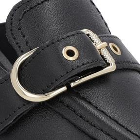 Mule Preta Couro Salto Kitten Fivela