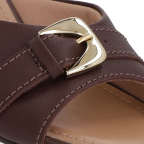 Sabots ornés de cuir marron