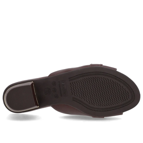 Sabots ornés de cuir marron