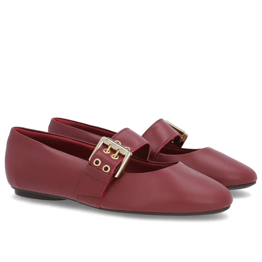 Baskets en cuir rouge avec boucle