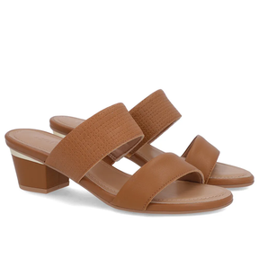 Sabot en cuir marron à brides texturées