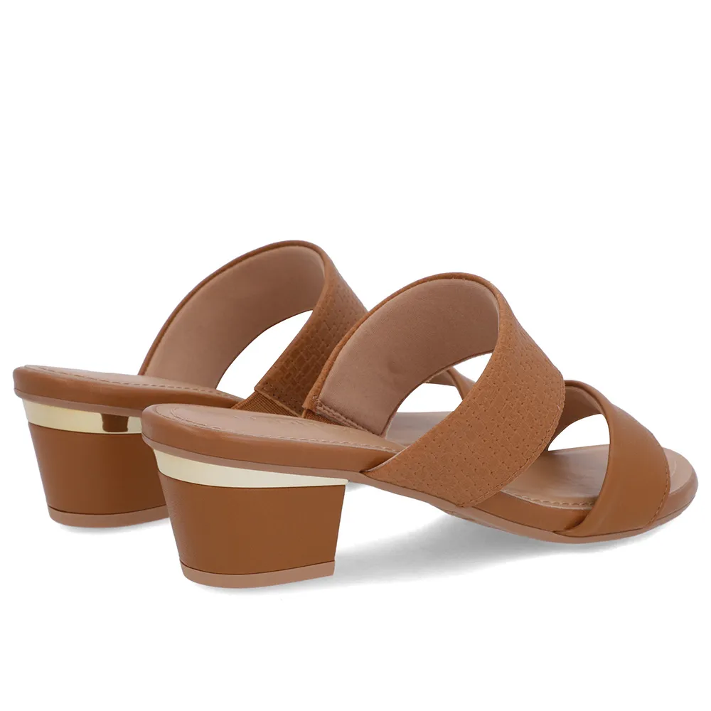 Sabot en cuir marron à brides texturées