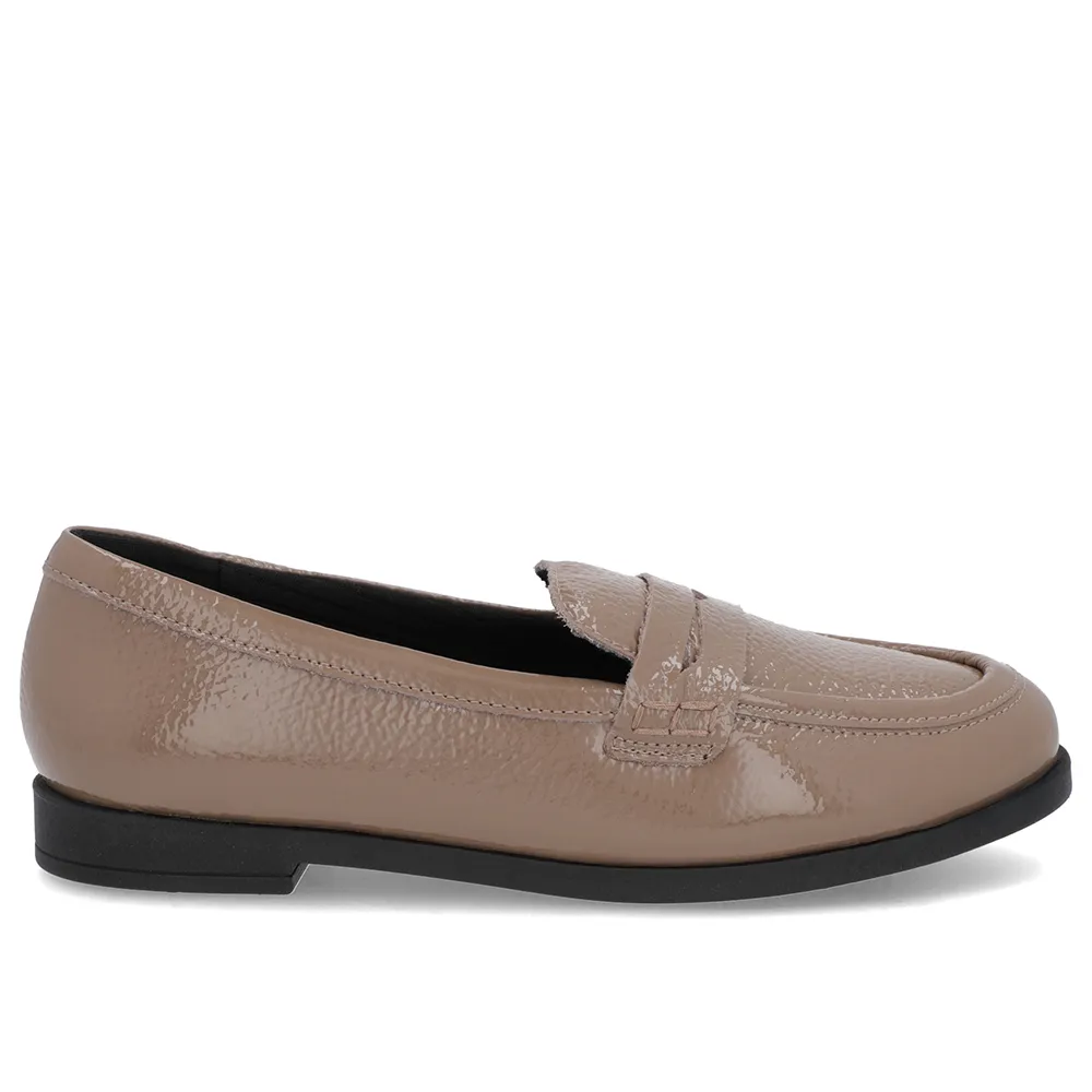 Mocassin en cuir marron clair avec sangle