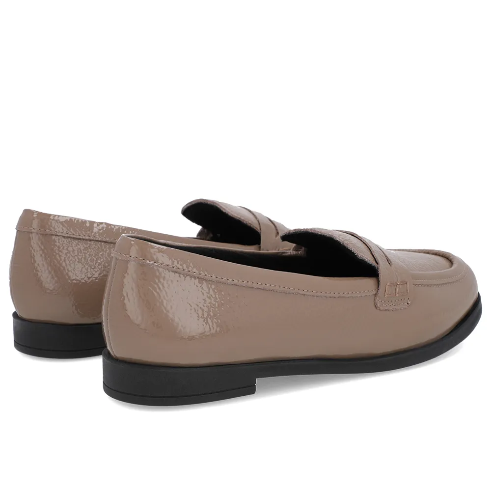 Mocassin en cuir marron clair avec sangle
