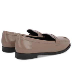Mocassin en cuir marron clair avec sangle