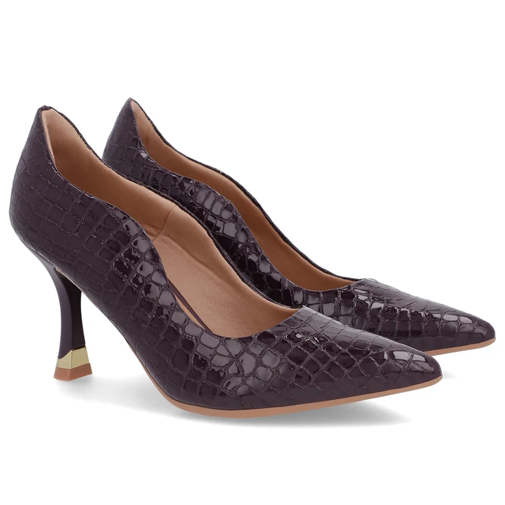 Escarpins en cuir violet à bout pointu en crocodile et détails découpés
